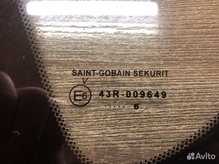 Форточка багажника левая Mazda 3 BK 2002-2008