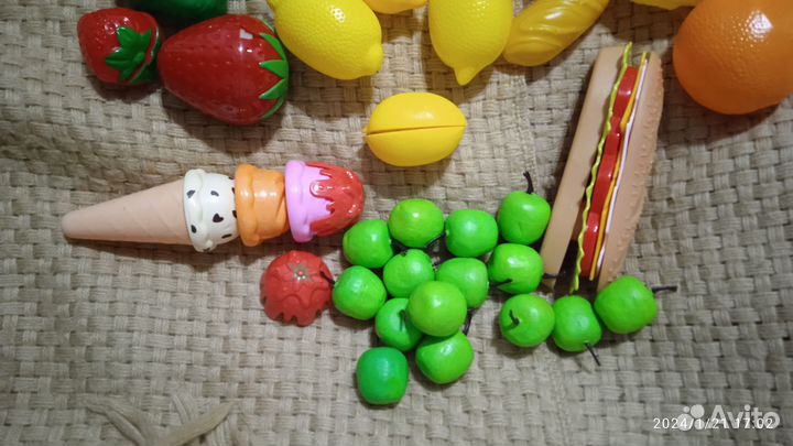 Детская посуда и продукты