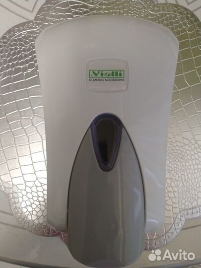 Диспенсер для мыла Vialli новый