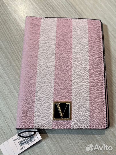 Обложка Victoria’s Secret