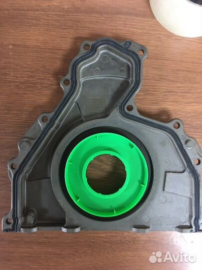 Сальник коленвала в корпусе LR036542