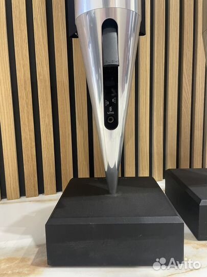 Напольная ас Bang & Olufsen BeoLab 8000