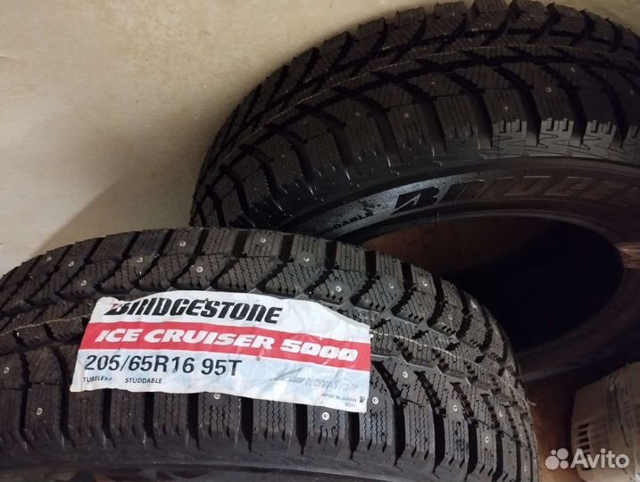 Bridgestone Ice Cruiser 5000 205/65 R16 95T