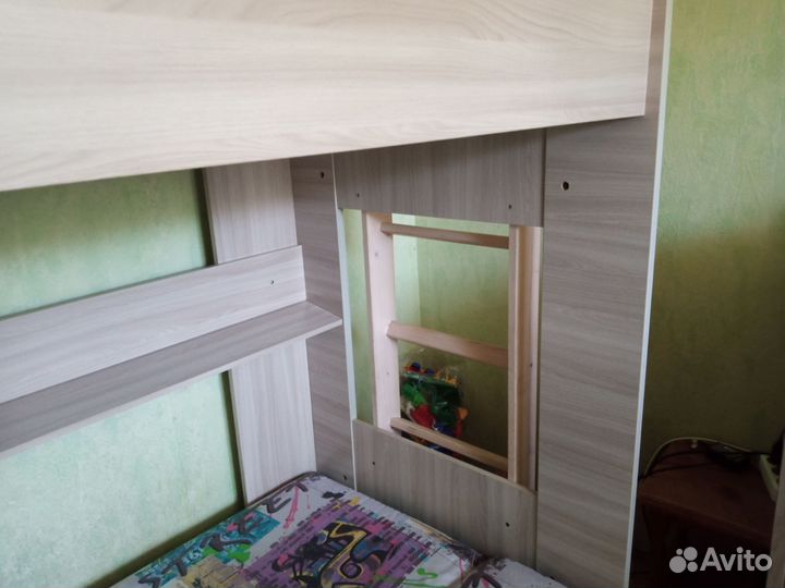 Детская двухярусная кровать