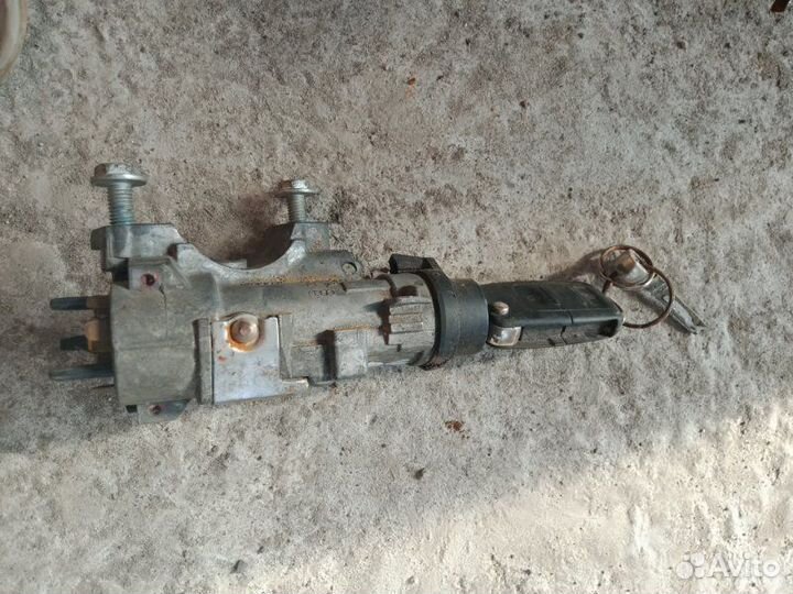 Замок зажигания Volkswagen Passat B5