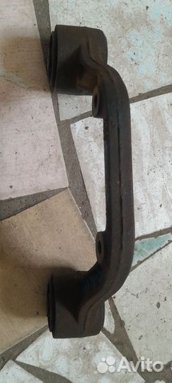 Продам крепление редуктора