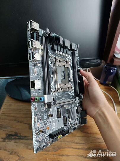 Материнская плата