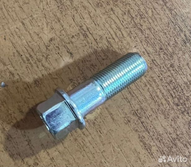 Болт полуоси задней Hyundai HD65 HD78 County