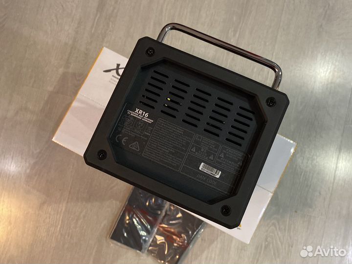 Цифровой микшерный пульт Behringer XR16 X-Air