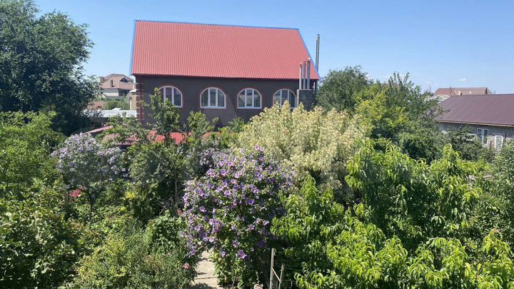 Коттедж 220 м² на участке 10 сот.