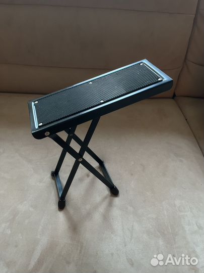 Подставка под ногу гитариста