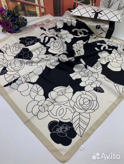 Платки Chanel Burberry