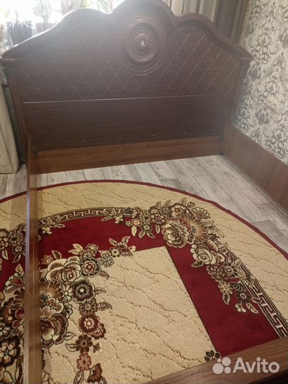 Кровать двухспальная бу 180 200