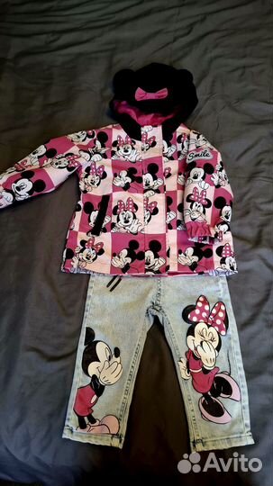 Ветровка и джинсы