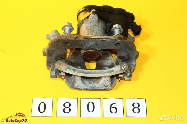 Toyota Camry (XV70) Суппорт задний левый