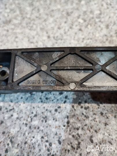 Кронштейн дверной ручки Nissan Qashqai j10