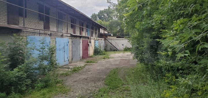 Гараж, > 30 м²