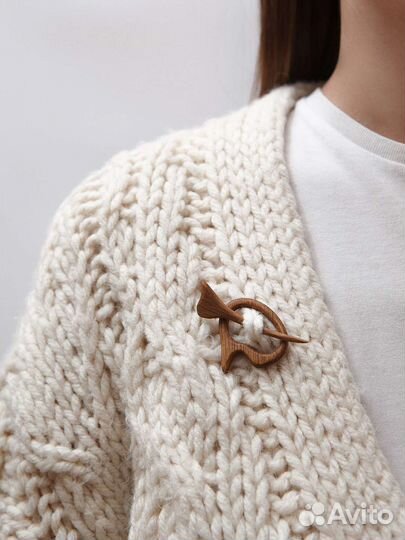 Брошки из дерева /дуб