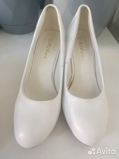 Туфли белые 38