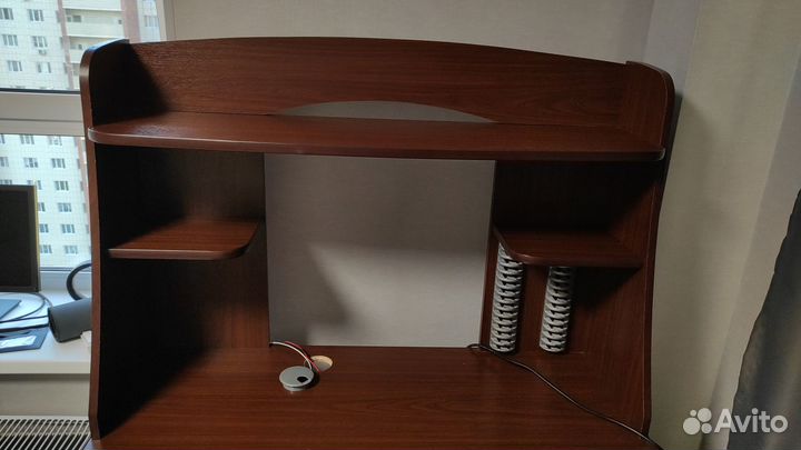 Компьютерный стол