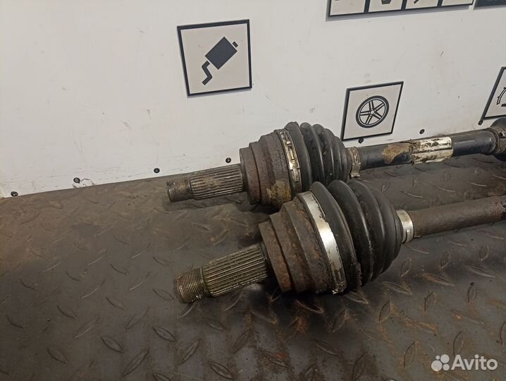 Полуось передняя для BMW X5 E70