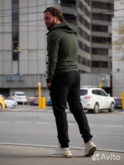 Спортивные костюмы