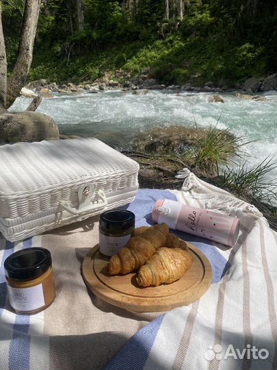 Плетеный чемодан для пикника