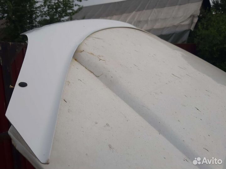 Дефлектор капота