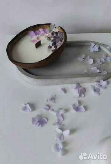 Свеча в кокосе (массажная свеча)