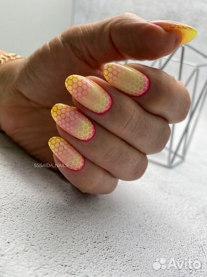 Маникюр и педикюр с покрытием гель лак