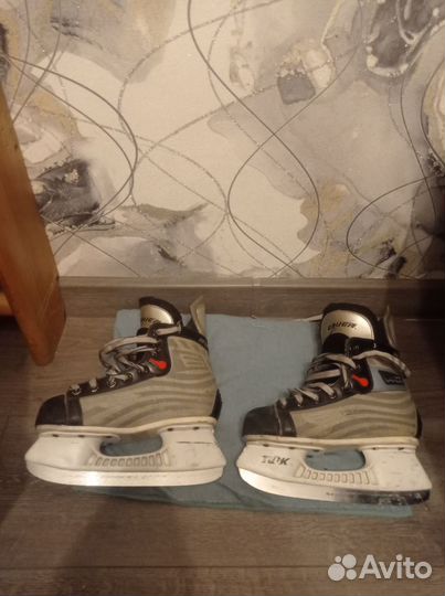 Хоккейные коньки bauer