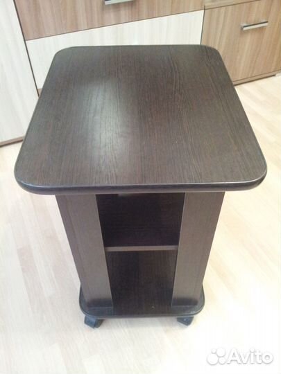 Тумба-столик