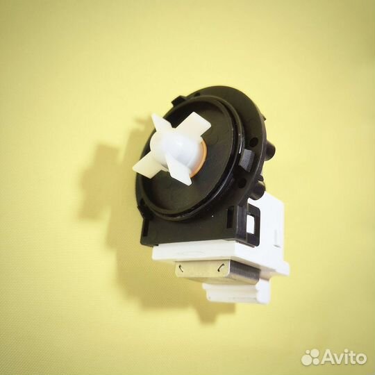 Помпа на 3 винтах Leili 35W клеммы назад вместе