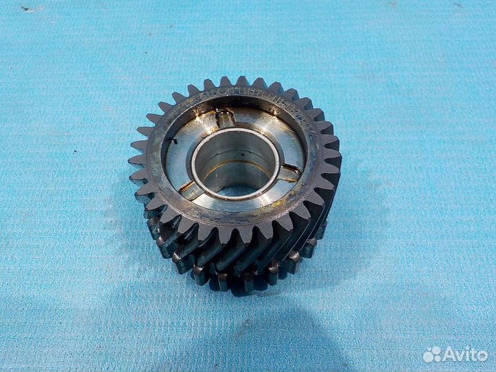 Шестерня промежуточного вала skoda Octavia A5 (1Z)