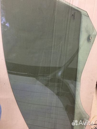 Боковые передние стекла skoda superb mk2
