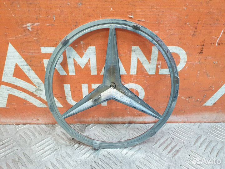 Эмблема передняя Mercedes C-Class W205 2014-2018