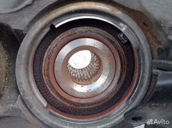 Кулак поворотный левый Honda Crosstour TF