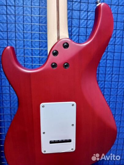 Электрогитара Cort черная и красная