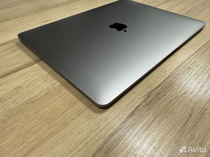 MacBook Air 13 M1 8gb 256gb 1 цикл новый