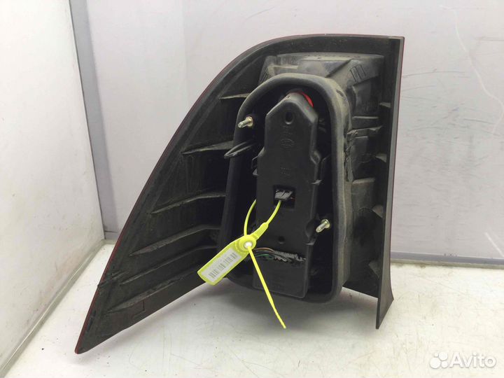 Фонарь задний правый Mercedes C-klasse 111920