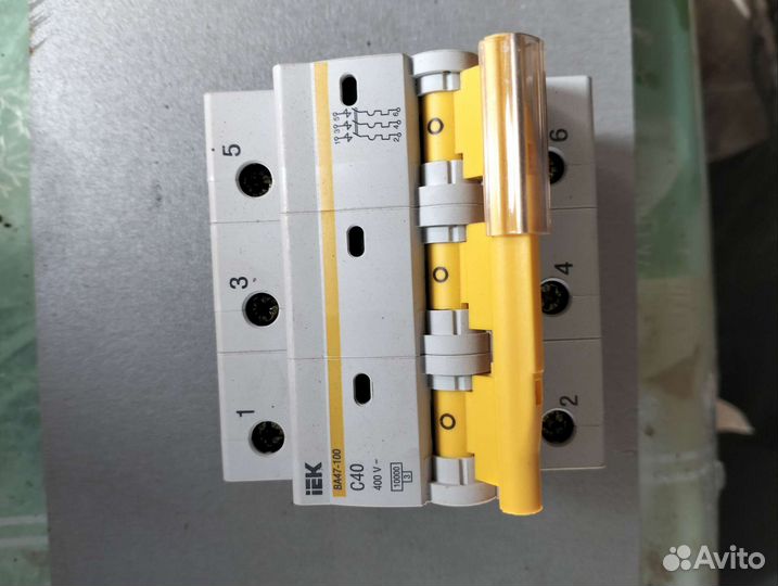 Автоматические выключатели разные