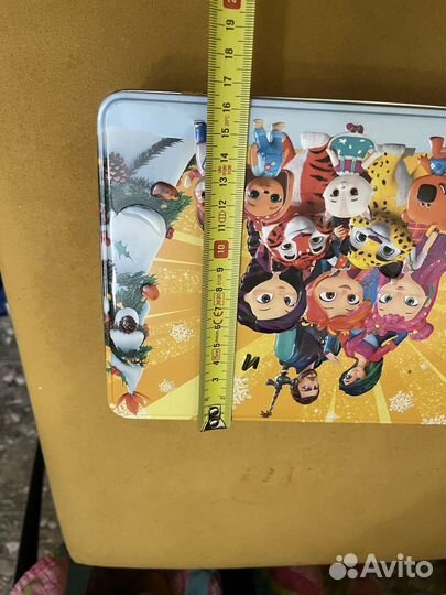 Железная коробочка от новогоднего подарка