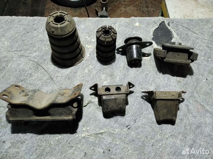 Ленд крузер 80 поворотный кулак левый