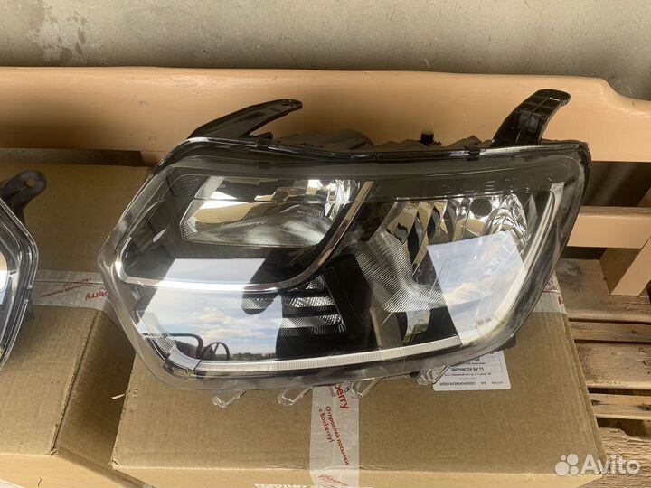 Renault duster (20-23) передние фары комплект