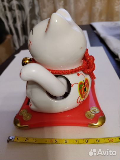 Фигурка кот Манэки нэко для привлечения денег