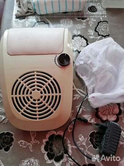 Пылесос - горка для маникюра-педикюра