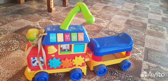 Детский паровозик каталка