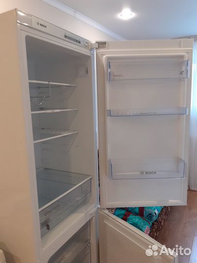 Холодильник Bosch KGV36XW2AR