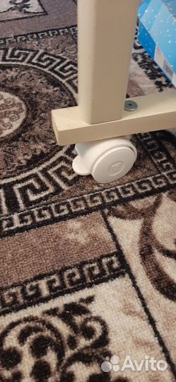 Детская кроватка с маятником, матрасом и бортиками