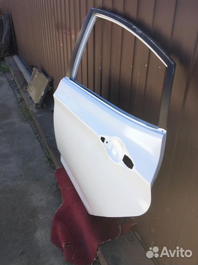 Дверь Hyundai Solaris левая задняя 2014-2017год